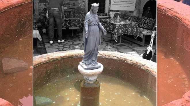 İzmir deki tarihi kilisenin havuzuna inceleme: O paraları kim topluyor?