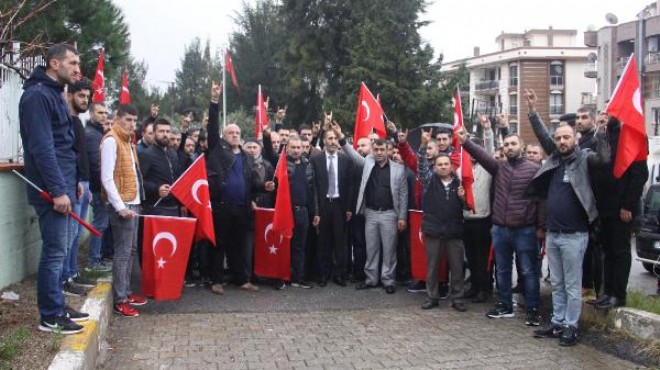 İzmir den 100 gönüllü askerlik başvurusu