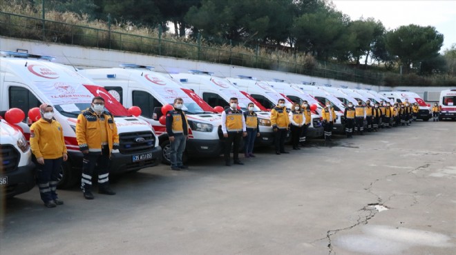 İzmir e gönderilen 30 ambulans hizmete alındı