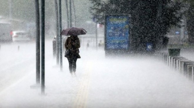 İzmir için kuvvetli sağanak yağmur uyarısı: Saat verildi