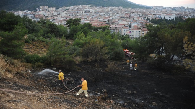 İzmir in 2 ilçesinde yangın paniği