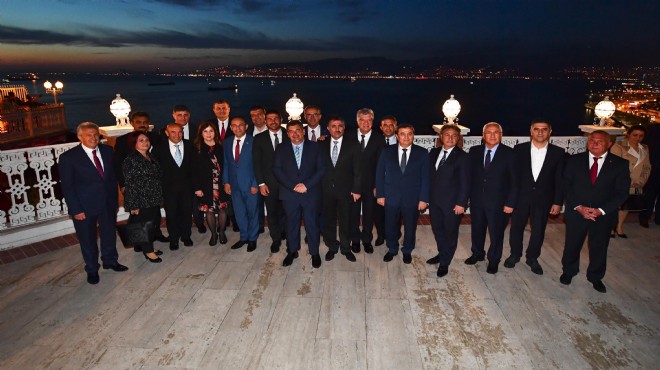 İzmir in başkanları Ankara yolcusu: Anıtkabir e ve 2 lidere ziyaret