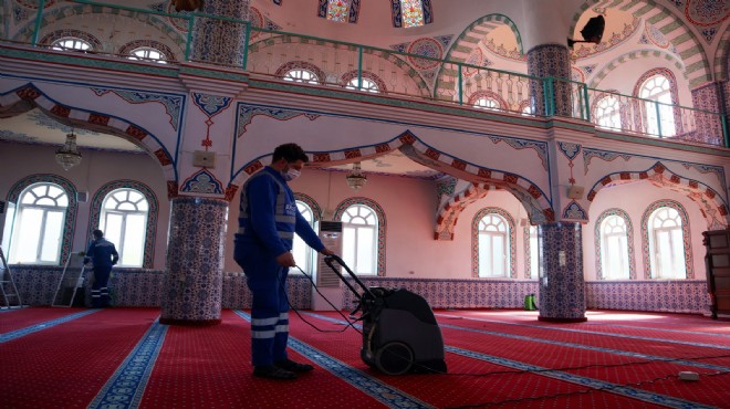 İzmir in camilerinde köşe bucak temizlik!