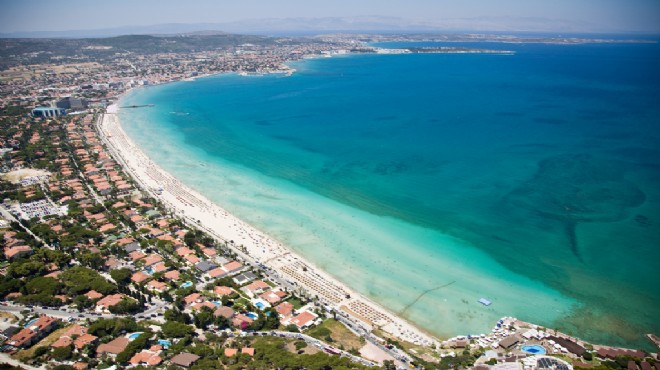 İzmir in dünyaca ünlü plajı halkın oldu!
