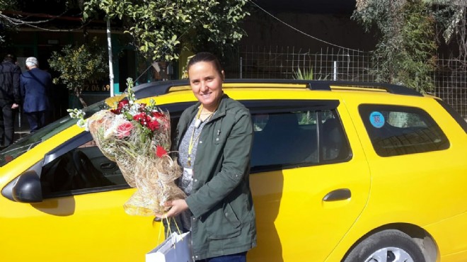 İzmir in tek kadın taksi sürücüsü: 5 yıldır direksiyon başında!