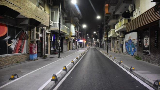 İzmir, sokağa çıkma kısıtlamasının ardından sessizliğe büründü
