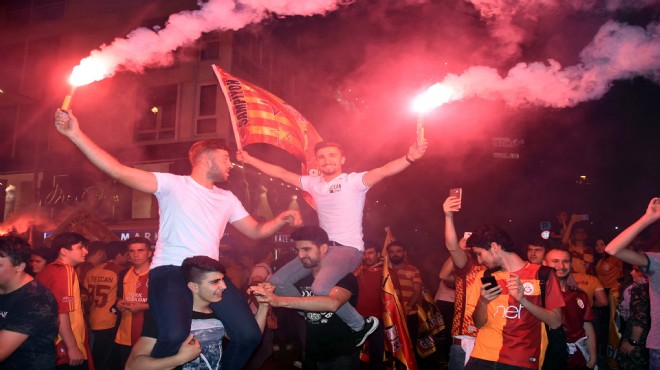İzmir sokaklarında Galatasaray bayramı!