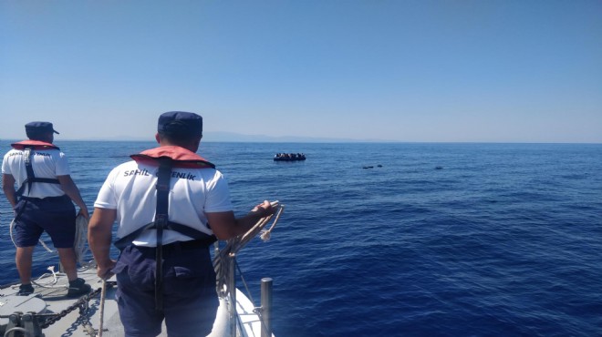 İzmir sularında 46 hayat kurtaran 2 operasyon!