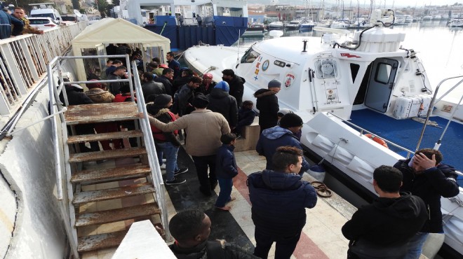 İzmir sularında faciadan dönüş: 52 kişi taşıyan bot...