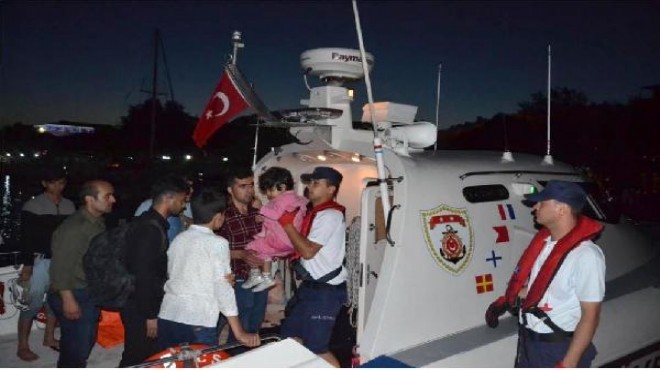 İzmir sularında hava destekli operasyon!