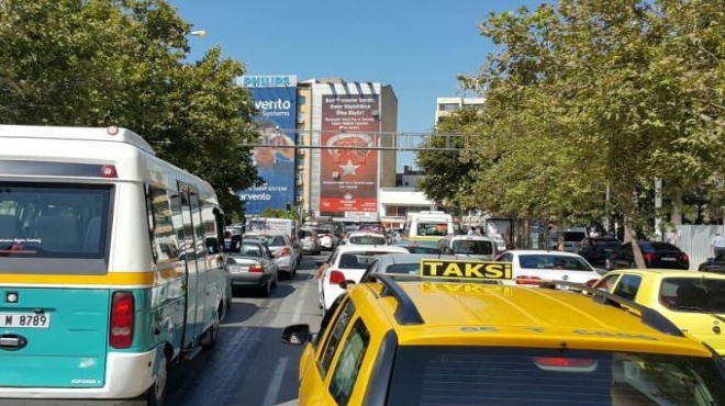 İzmir trafiğinde güvenlik kamerası devrimi!