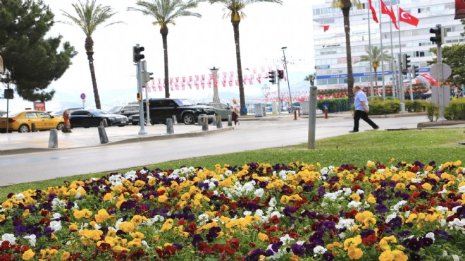 İzmir yaza rengarenk hazırlanıyor