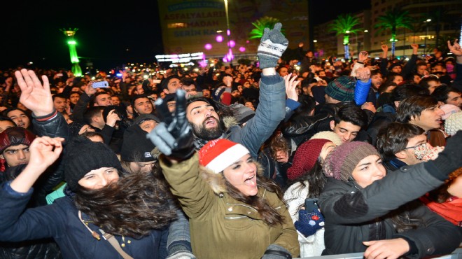 İzmir yeni yıla müzikle merhaba diyor