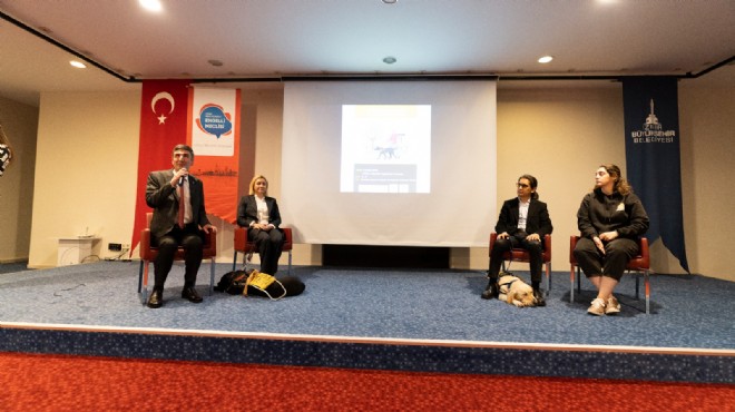 İzmir’de engelsiz yaşam için örnek adım: Rehber köpekler için toplu ulaşımda düzenleme