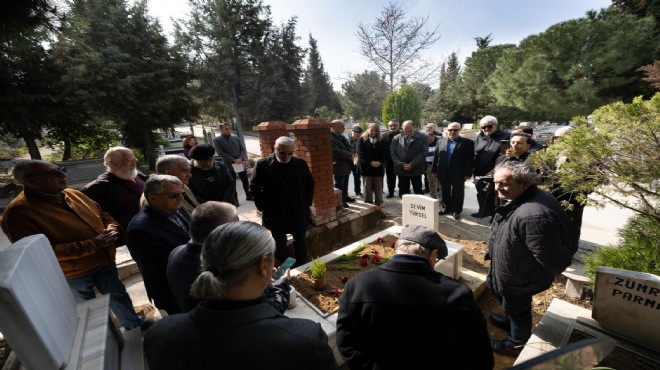 İzmirli usta gazeteci mezarı başında anıldı