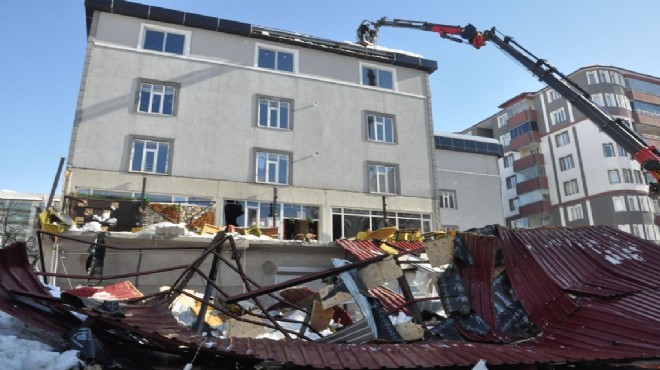 Kafenin teras çatısı çöktü: 1 ölü, 7 yaralı