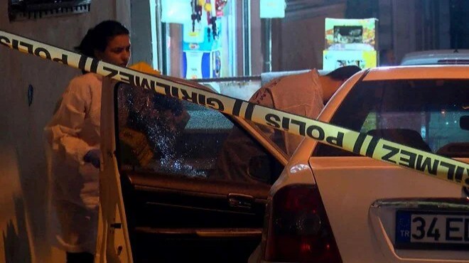 Kahvehaneye uzun namlulu silahlarla saldırı