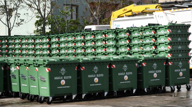 Karabağlar a modern çöp konteynerleri