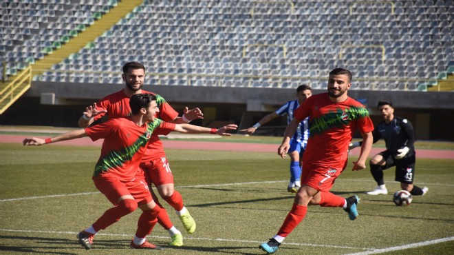 Karşıyaka 3 gollü zaferle play-off hattında!