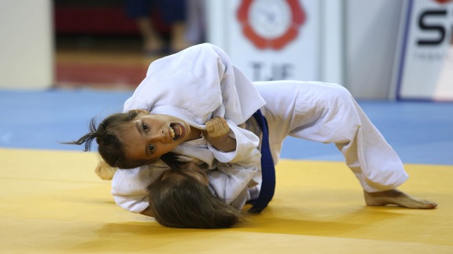 Karşıyaka da büyük judo şöleni