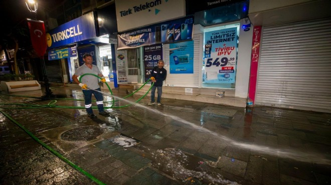 Karşıyaka'da dip bucak bayram temizliği!