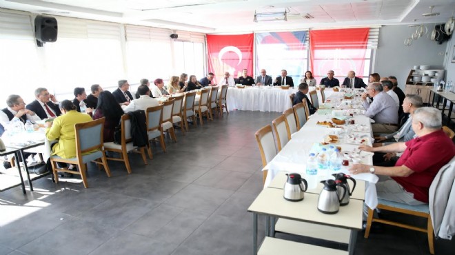 Karşıyaka'da 'Muhtarlar Günü' zirvesi