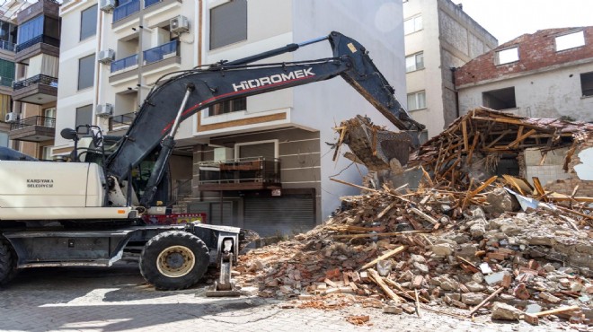 Karşıyaka'da metruk bina operasyonu