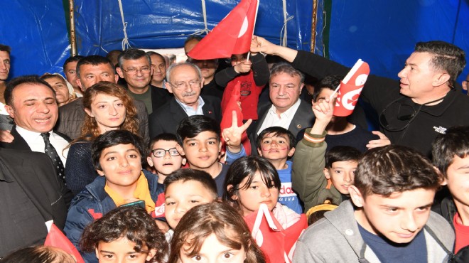 Kılıçdaroğlu Başkan İduğ ile Bornova Belediyesi nin çadır kentinde