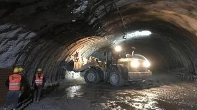 Kop Dağı ndaki tünelde göçük: 5 işçi yaralandı