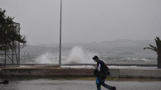 Kuzey Ege Denizi nde fırtına uyarısı