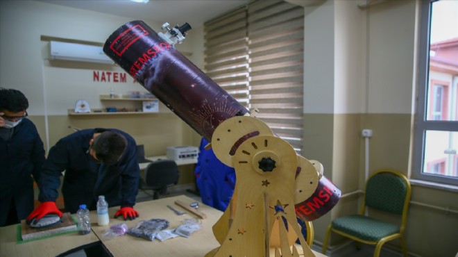 Liseliler atık maddelerden teleskop yaptı!