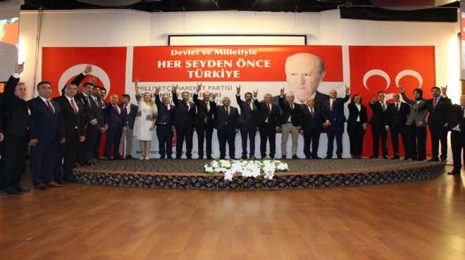 MHP İzmir adayları vitrine çıktı... İl Başkanı Şahin: Türk demokrasisi tarihi yol ayrımında!