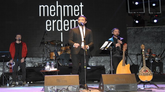 Mehmet Erdem konseri Gaziemir’i salladı