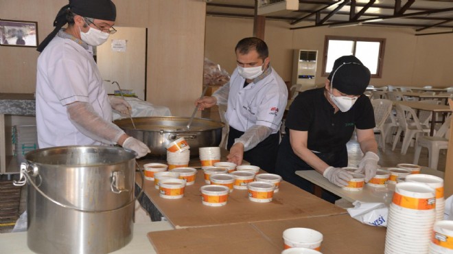 Menemen Belediyesi’nden bin aileye çorba ikramı