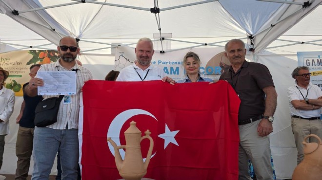 Menemen çömlekçiliği Fransa'da tarih yazdı
