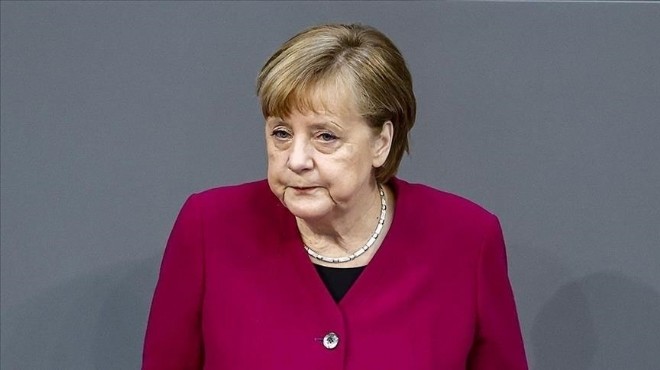 Merkel: Türkiye mültecilere çok iyi bakıyor