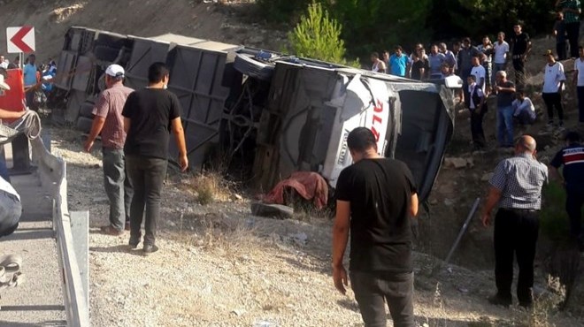 Mersin de askerleri taşıyan otobüs devrildi: 4 şehit
