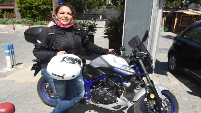 Motosikletiyle İzmir den Mardin e karne hediyesi kitap götürecek