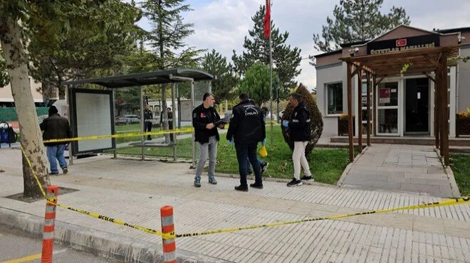 Motosikletle geldi, muhtarlığa ateş açtı!