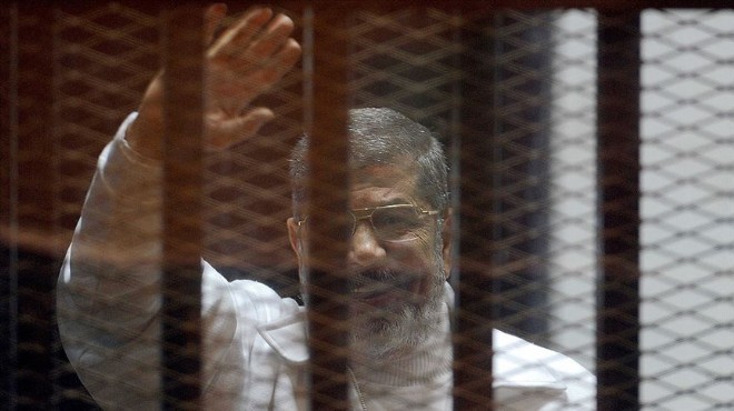 Muhammed Mursi nin cenazesi defnedildi