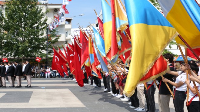 Narlıdere de 19 Mayıs töreni