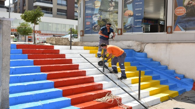 Narlıdere’nin merdivenleri renkleniyor