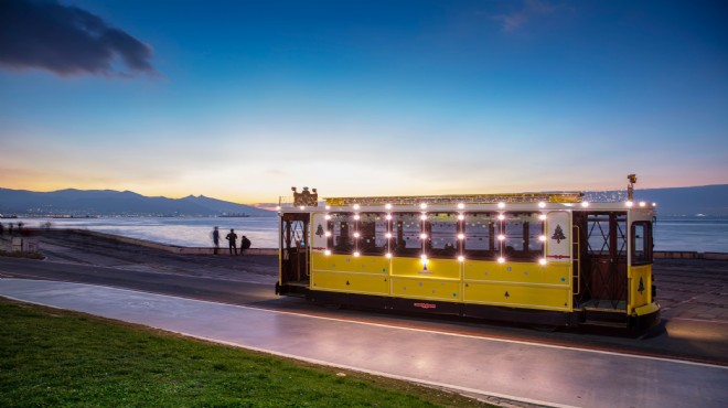 Nostaljik tramvay Çiğdem yeni yıl için süslendi