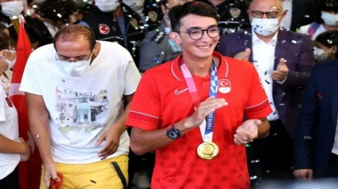 Olimpiyat Şampiyonu Mete Gazoz yurda döndü