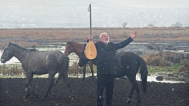 Onur Akın'a klip çekimleri sırasında at çarptı