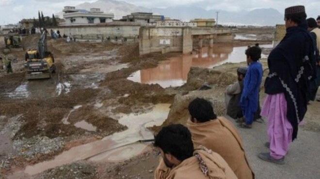 Pakistan da şiddetli yağışlarda 55 can kaybı!
