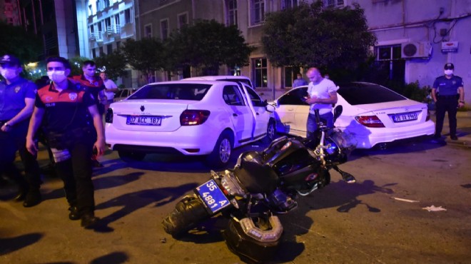 Polis motosikleti ile otomobil çarpıştı: 2 si polis 4 yaralı