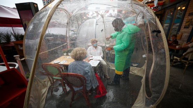 Restoranlarda yeni konsept sosyal mesafe balonları