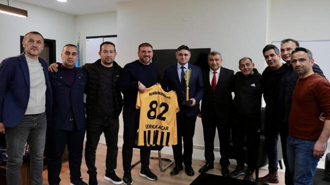 Şampiyon 'Aliağa Masterler'den Başkan Acar'a ziyaret