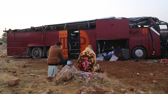 Şanlıurfa da turist otobüsü devrildi: 29 yaralı